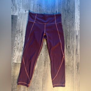 Athleta Salutation Capri Power Vita Crop Leggings Maroon
